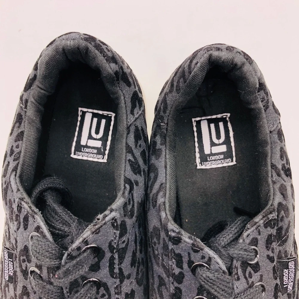 LONDON UNDERGROUND WOMENS BLACK SNEAKERS SIZE 9.5M